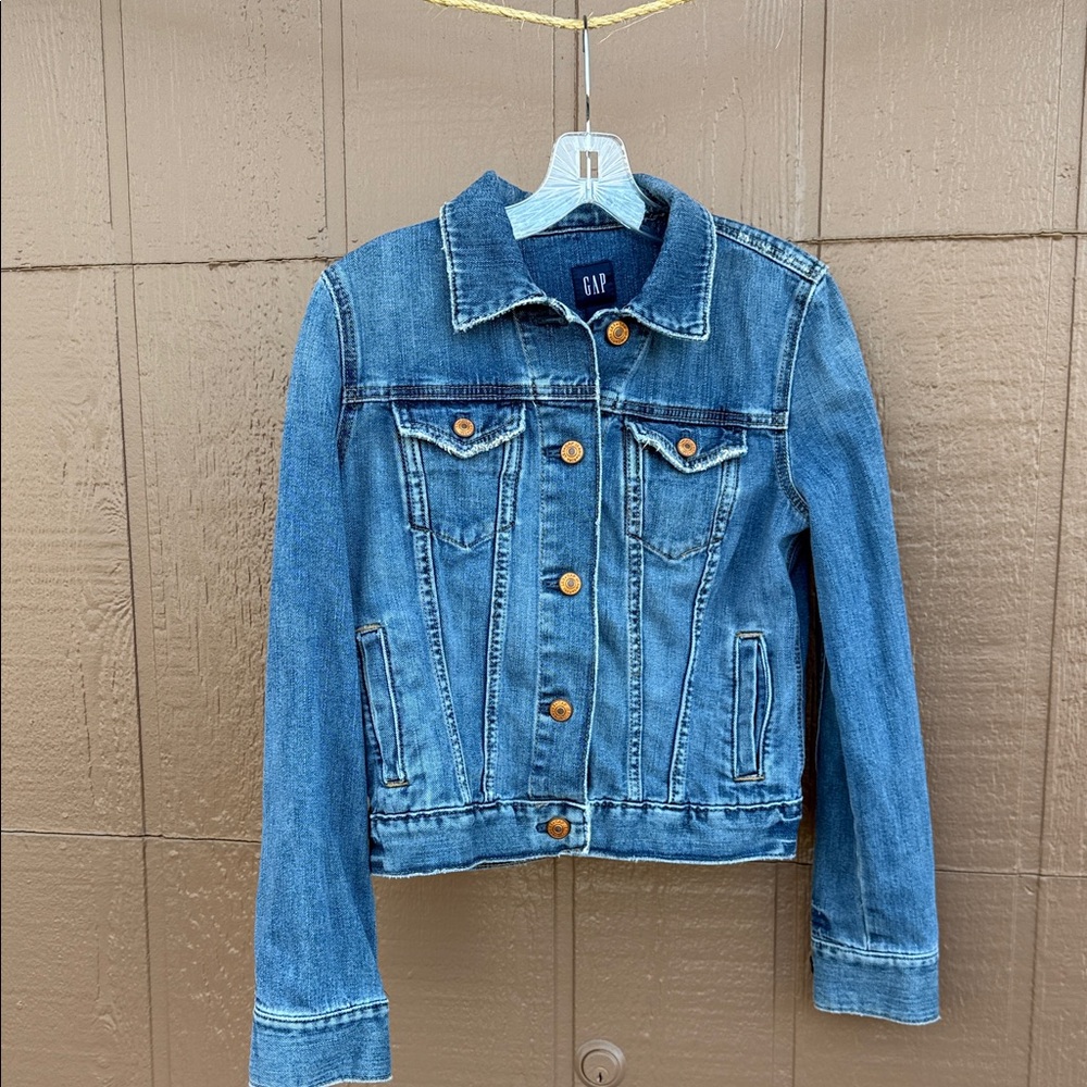 GAP Women's Classic Blue Jean Jacket